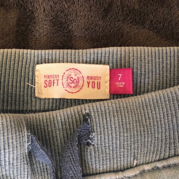 Kids Light color denim shorts - Picture 2 of 5